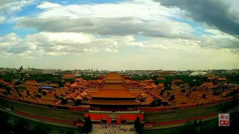 Синее небо Пекина после дождя
