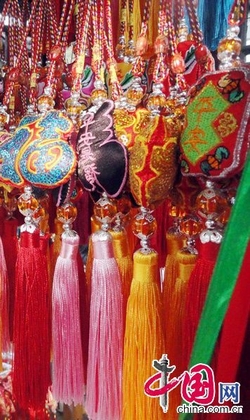 В Китае праздник Дуаньу встречают ароматными мешочками
