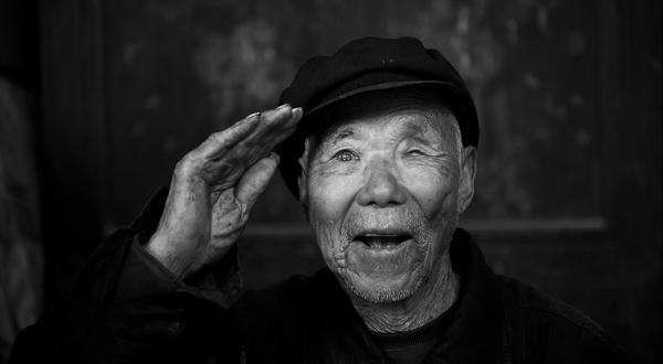 70-летие Победы в антияпонской войне : ветераны отдают честь