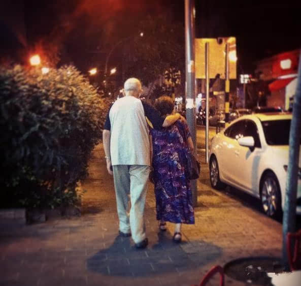 Счастливые фото пожилых влюбленных пар