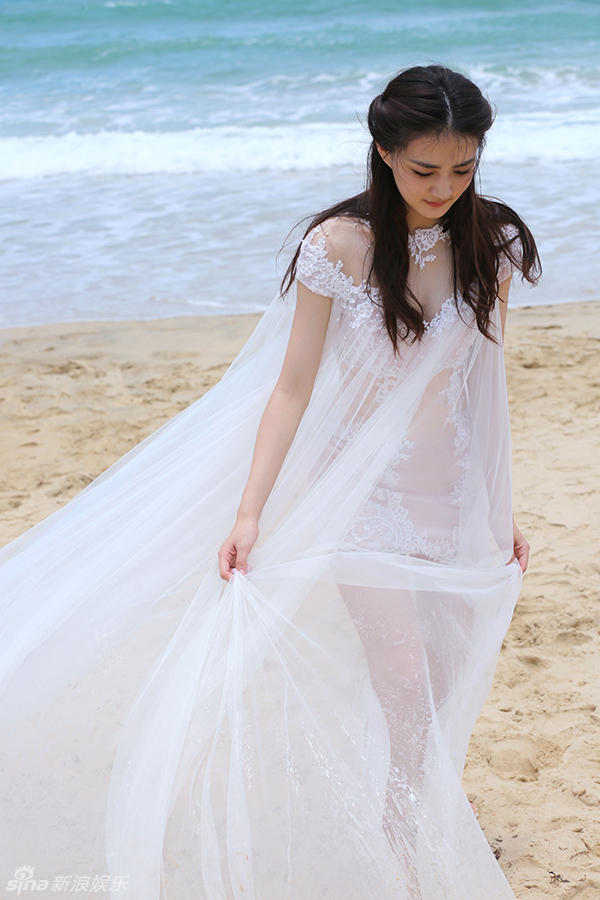 Сюй Лу в красивом свадебном платье