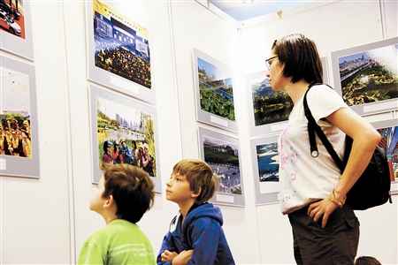 Фотовыставка прекрасного города Тяньцзиня в рамках акции «Россия знакомится с Китаем» получила много положительных отзывов