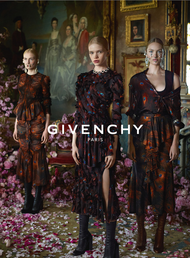 Семья Givenchy пополнилась новыми членами.