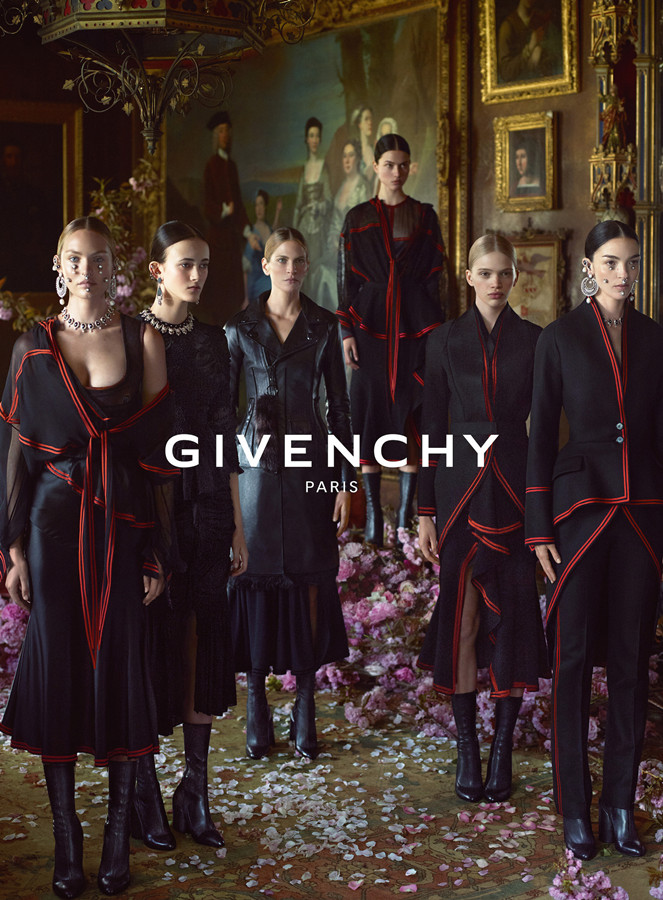 Семья Givenchy пополнилась новыми членами.