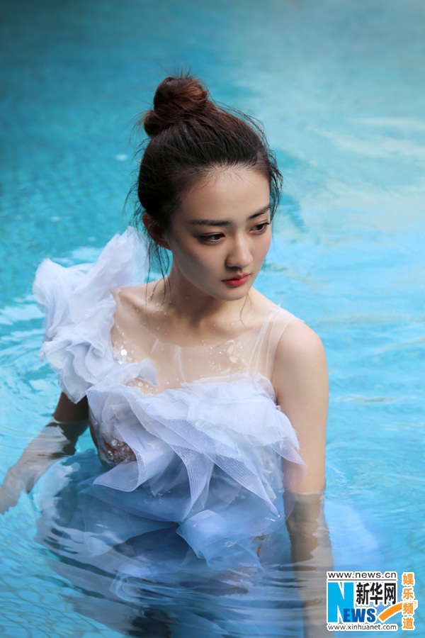 Фотографии Сюй Лу в воде