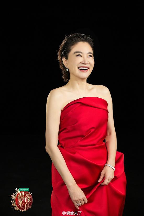 Изящная Линь Цинся на съемках телепрограммы 