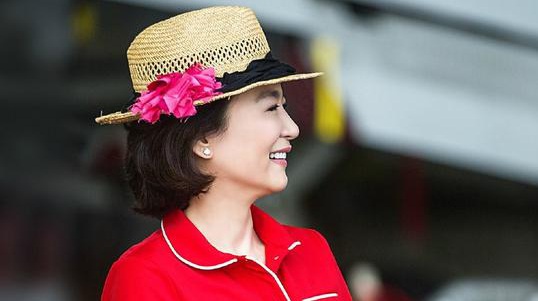 Изящная Линь Цинся на съемках телепрограммы