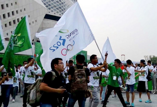 Жители Нанкина приняли участие в оздоровительной ходьбе, чтобы поддержать заявку на проведение Зимней Олимпиады-2022 в Пекине