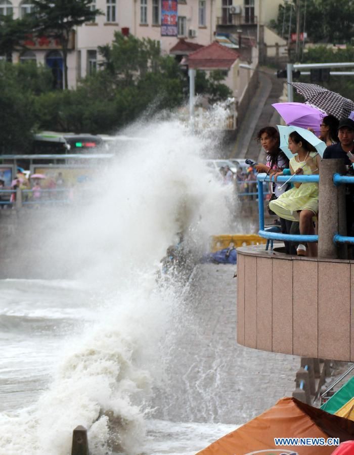 Под воздействием тайфуна 'Чан-Хом' на провинции Шаньдун и Ляонин обрушились проливные дожди