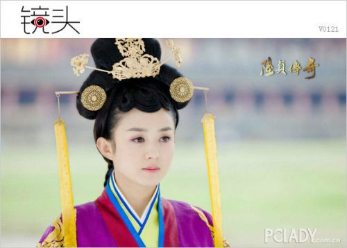 Красивые женщины-звезды в древних нарядах (15 фото)