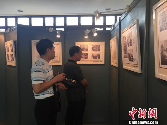 В Пекине открылась фотовыставка 'Интернациональные друзья в годы войны с милитаристской Японией'