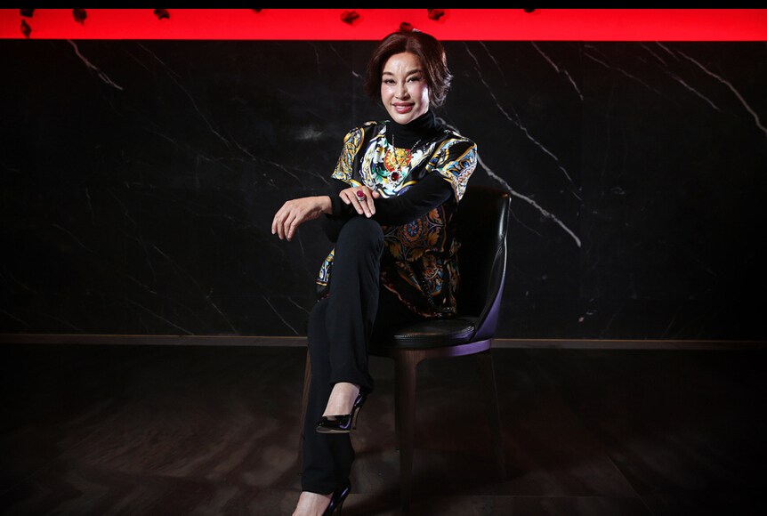 Красивые фото 60-летней актрисы Лю Сяоцин
