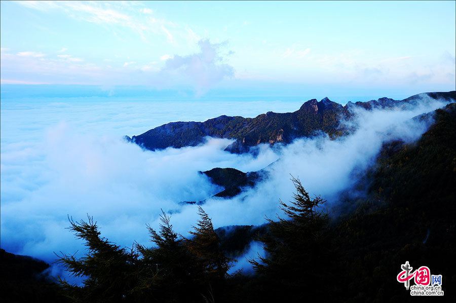 Прекрасные июльские пейзажи в горах Улиншань 