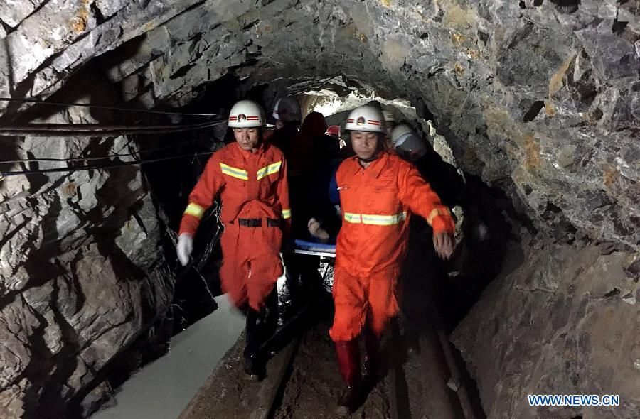 Спасены все 11 шахтеров, заблокированных в результате обвала на шахте в провинции Юньнань