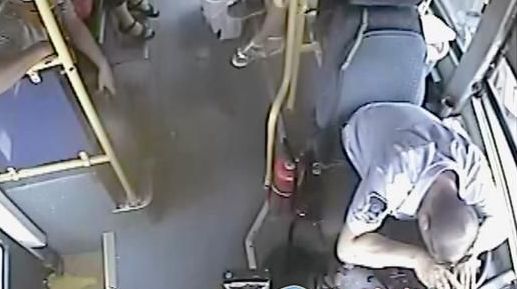 Сямэнь: теряя сознание, водитель сумел остановить автобус