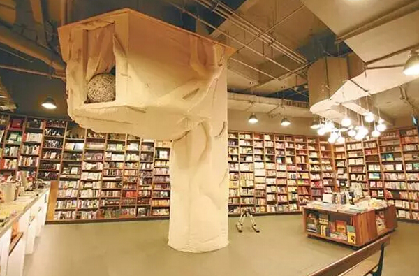 10 самых красивых книжных магазинов