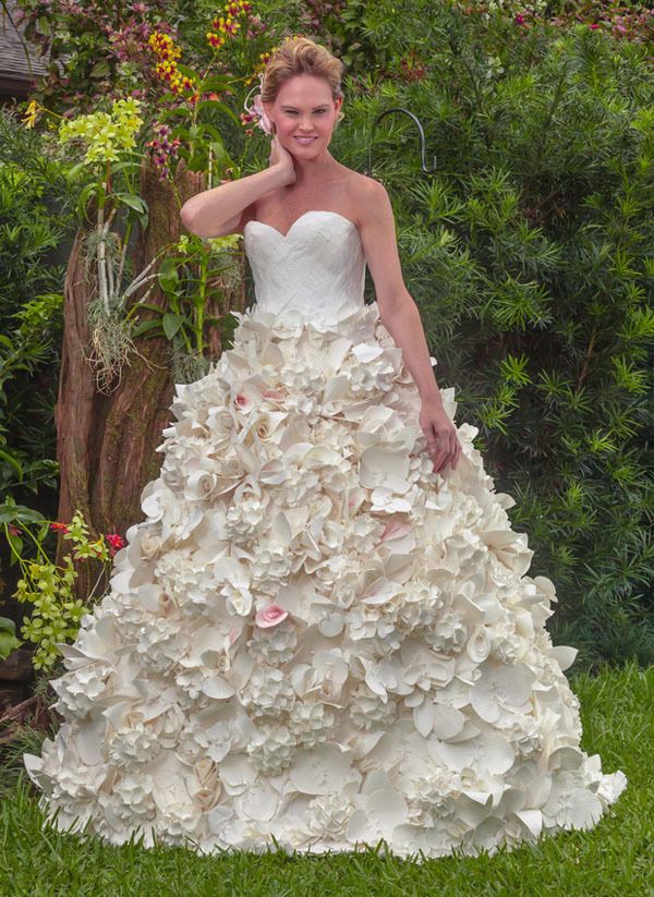 Красивые свадебные платья, сделанные из туалетной бумаги