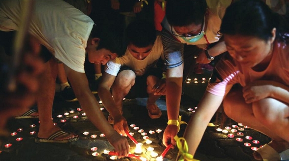 Молитва за пострадавших во взрыве в Тяньцзине