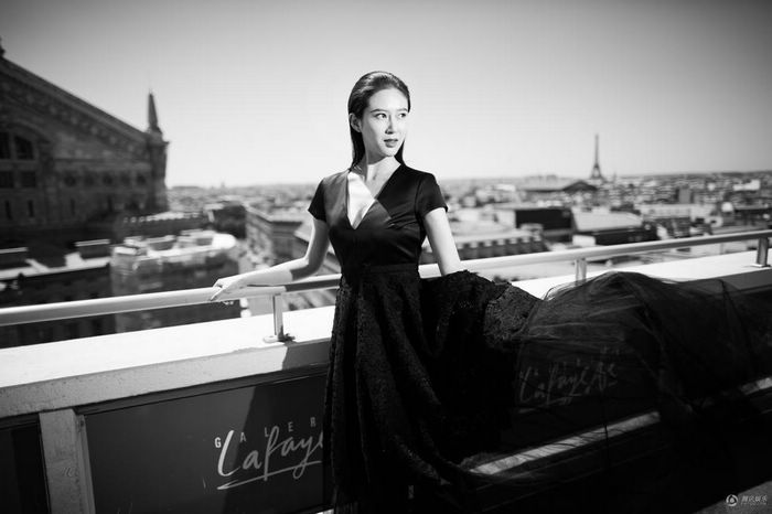 Гламурная Чжао Кэ в модных снимках в Париже