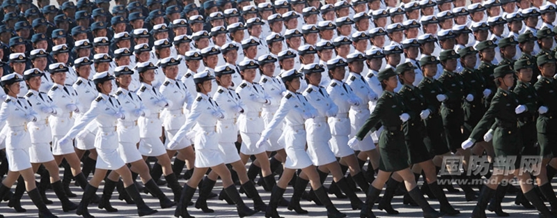Китайские женщины-военные – настоящее украшение парадов