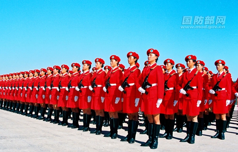 Китайские женщины-военные – настоящее украшение парадов