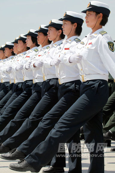 Китайские женщины-военные – настоящее украшение парадов