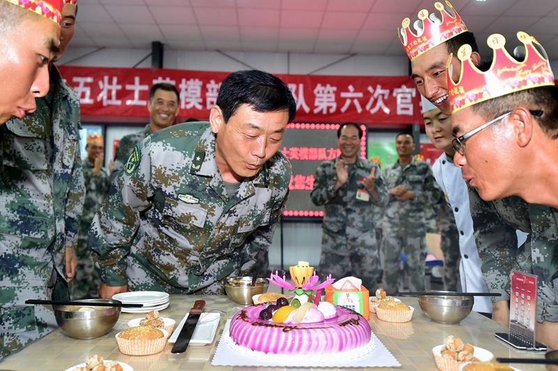 Пекинская тренировочная база парадов на кончике языка: Что едят военнослужащие?