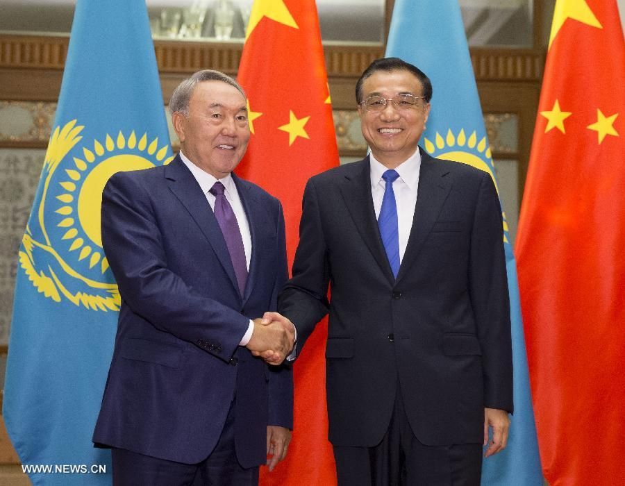 Ли Кэцян провел встречу с президентом Казахстана Н. Назарбаевым