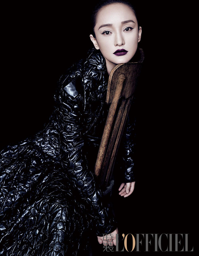 Известная кинозвезда Китая Чжоу Сюнь в сентябрьскую обложку модного журнала
