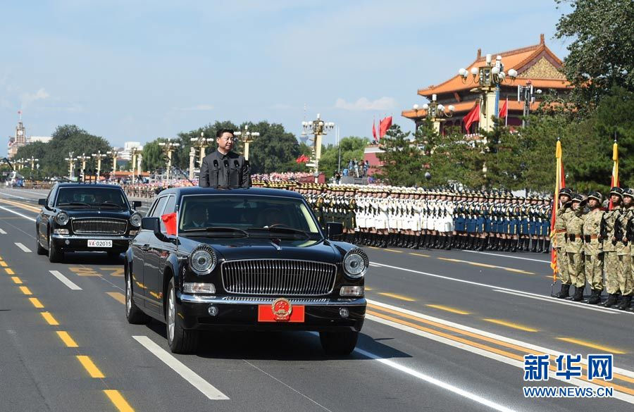 Си Цзиньпин в качестве лидера КНР впервые совершил объезд войск