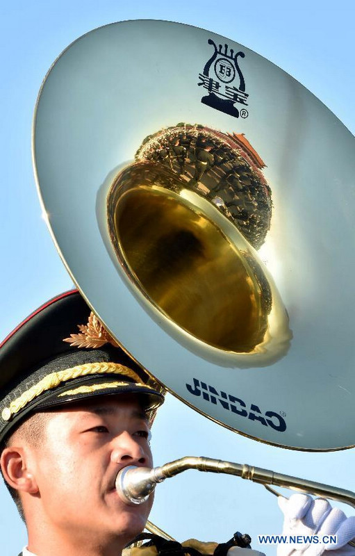 Яркие моменты военного парада -- детальные изображения