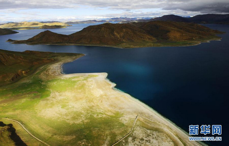 Тибетское озеро Янху с высоты птичьего полета 