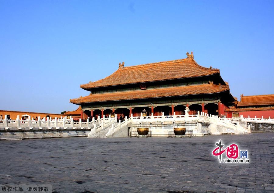 Здесь можно увидеть множество знаменитых исторических мест и культурных ландшафтов. Современный Пекин давно превратился в оживленный крупный мегаполис.