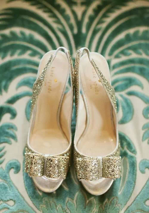 «Блестящий» выход: свадебные туфли для невест