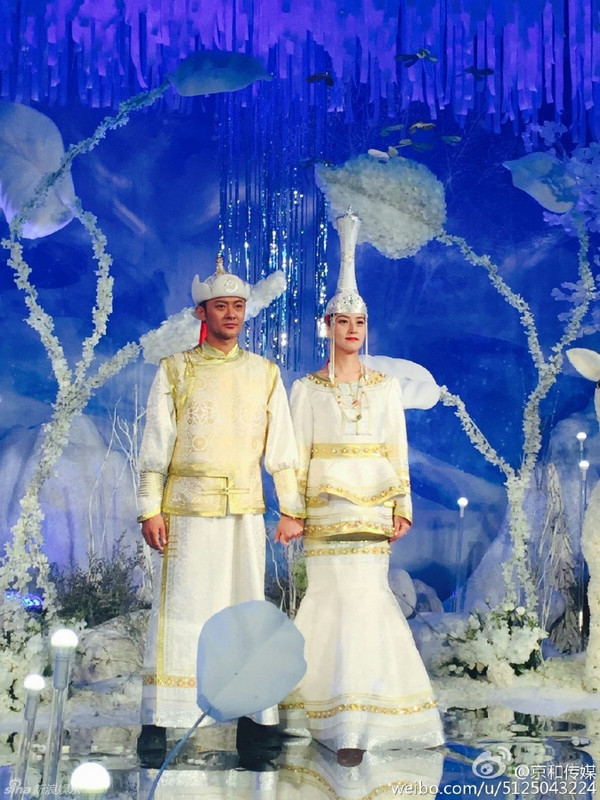 Фото: Торжественная свадьба Инь Сяотяня и Ха Линьна