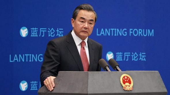 Глава МИД КНР выступил на 14-м форуме 'Ланьтин', посвященный теме 'Государственный визит председателя КНР Си Цзиньпина в США