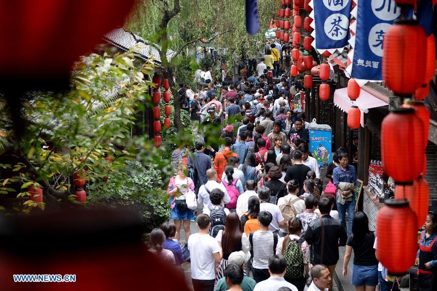 В Китае начинается рост числа турпоездок в связи с Праздниками середины осени и Днем образования КНР