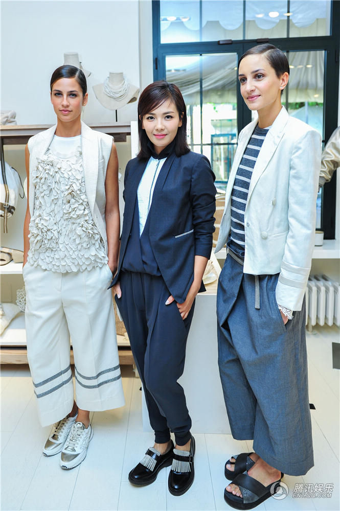 Лю Тао производит впечатление в Недели моды Милан