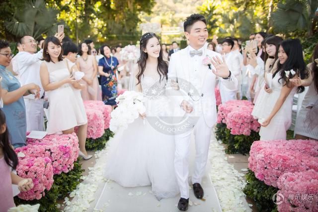 Свадебные фото интернета-предпринимателя Лю Цяндуна