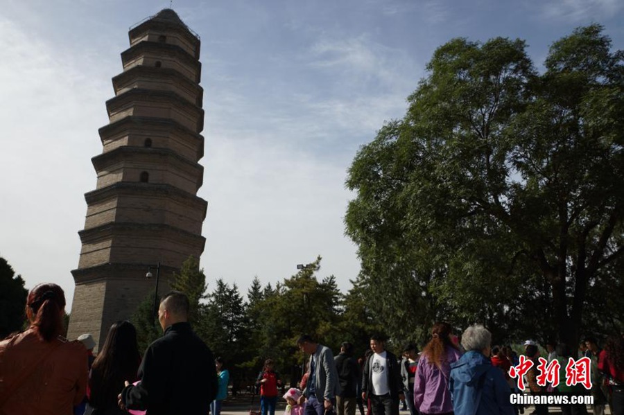 «Золотая выходная неделя» по случаю Национального праздника Китая: достопримечательности во многих местах полны народу