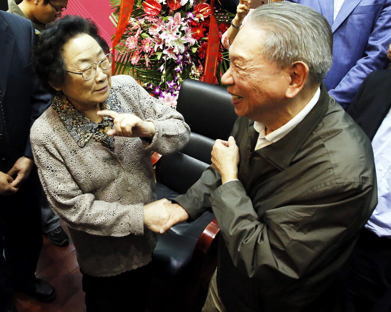В Пекине состоялась беседа, посвященная получению Ту Юю Нобелевской премии 2015 года по физиологии или медицине 