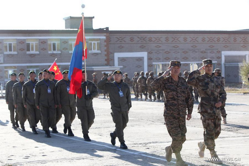 В Монголии начались первые монголо-китайские антитеррористические учения 'Охотничий орел-2015'