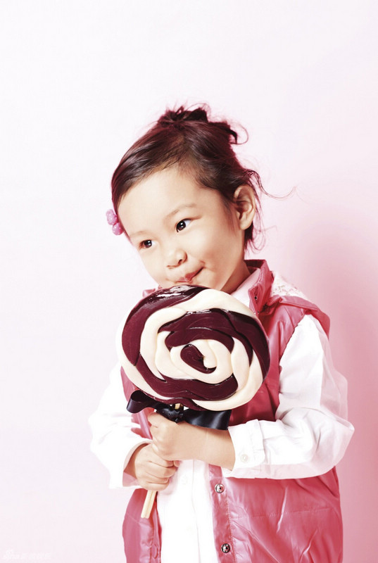 Симпатичная девочка Тянь Синь (7 фото)