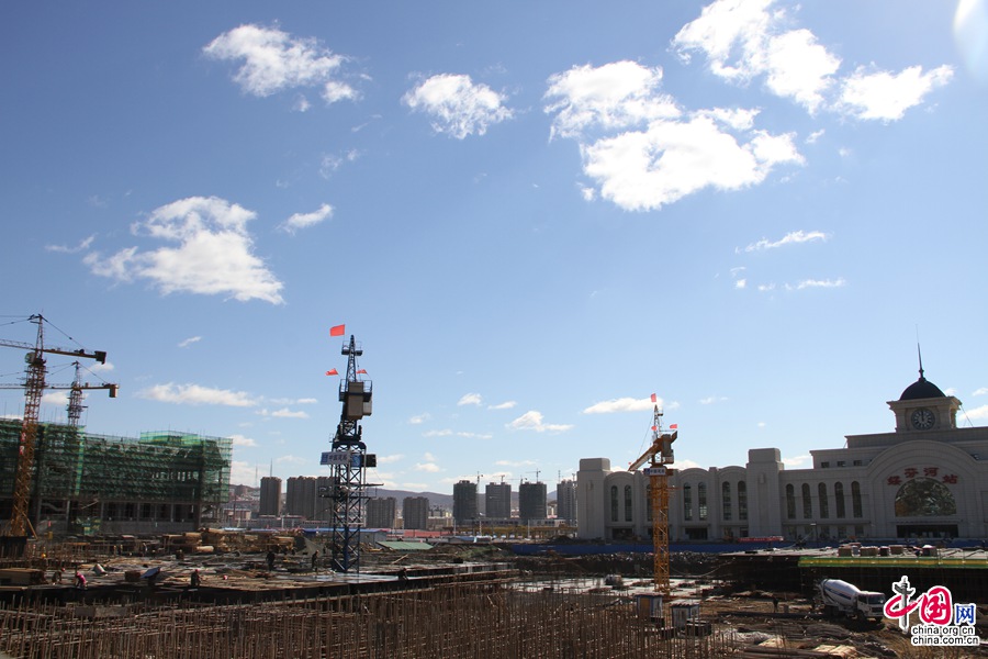 К концу 2015 года откроется участок высокоскоростной железной дороги Харбин-Суйфэньхэ Муданьцзян-Суйфэньхэ и вступит в эксплуатацию новый вокзал Суйфэньхэ