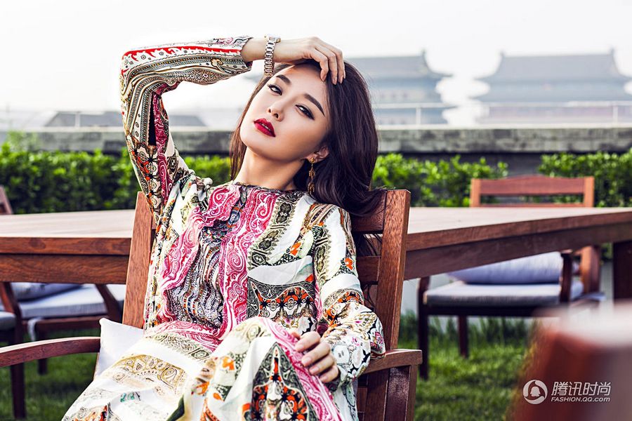 Элегантная актриса Цинь Лань в ретро образе