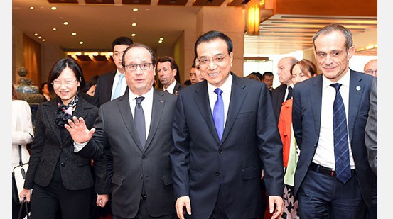 Премьер Госсовета КНР Ли Кэцян и президент Франции Ф.Олланд посетили Китайско-французский форум по климату и 'зеленой' экономике
