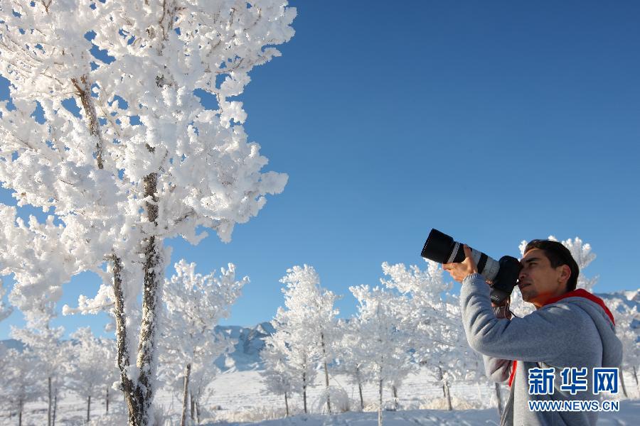Очаровательные пейзажи гор Тяньшань после снегопада 