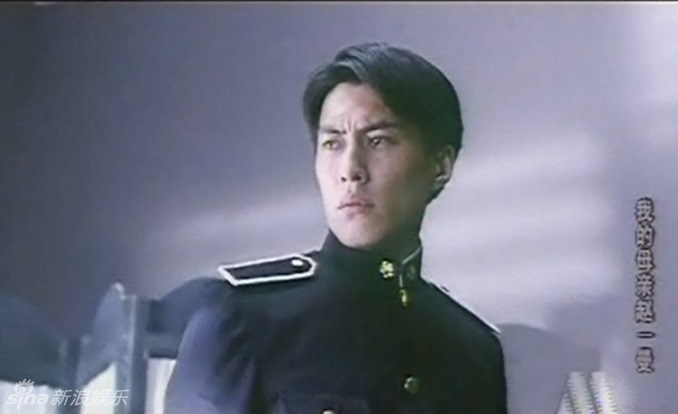Редкие фотографии актера Цзинь Дун