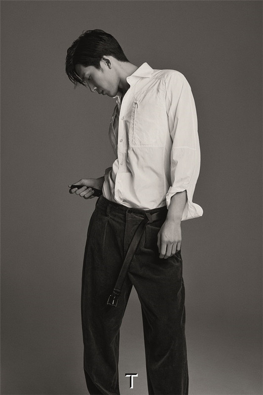Актер Цзин Божань на обложках журнала «T Magazine»