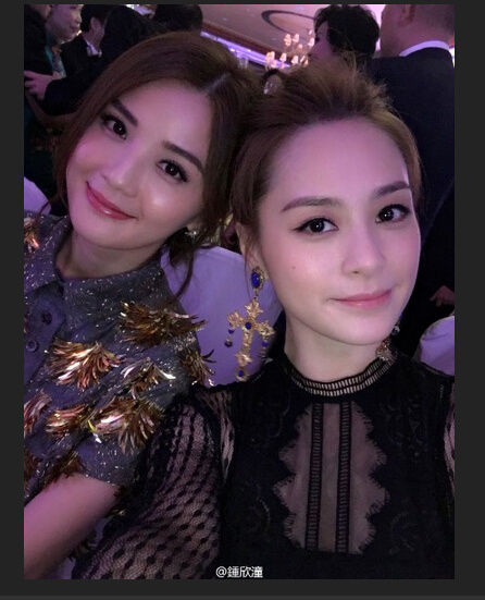 Старые фото: симпатичные певицы Чжун Синьтун и Цай Чжоянь